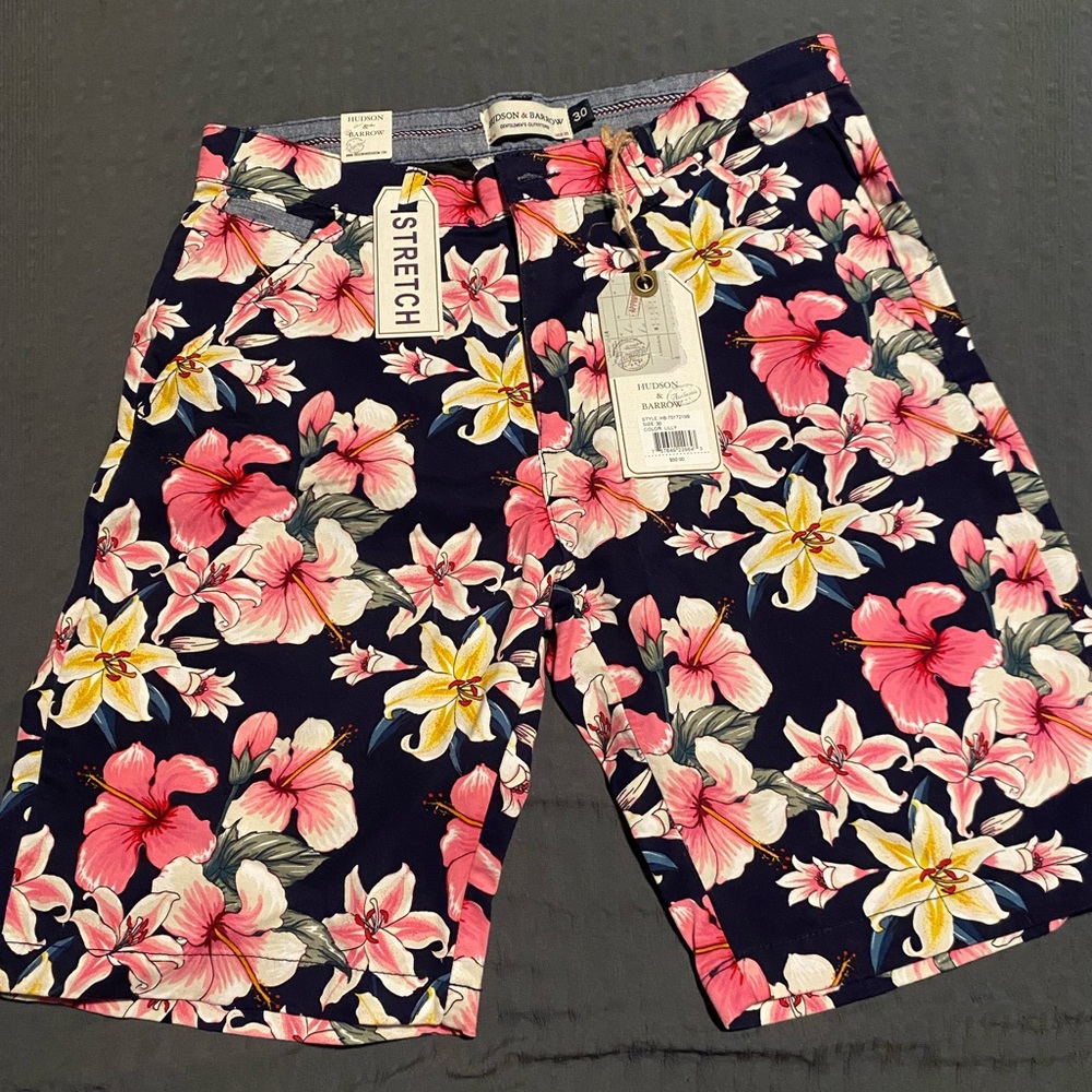 NWT Hudson and Barrow floral shorts size 30w